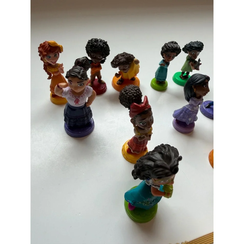 Disney Encanto Mini Figure Set Kids 2 Inch Multicolor Madrigal Family Movie Core